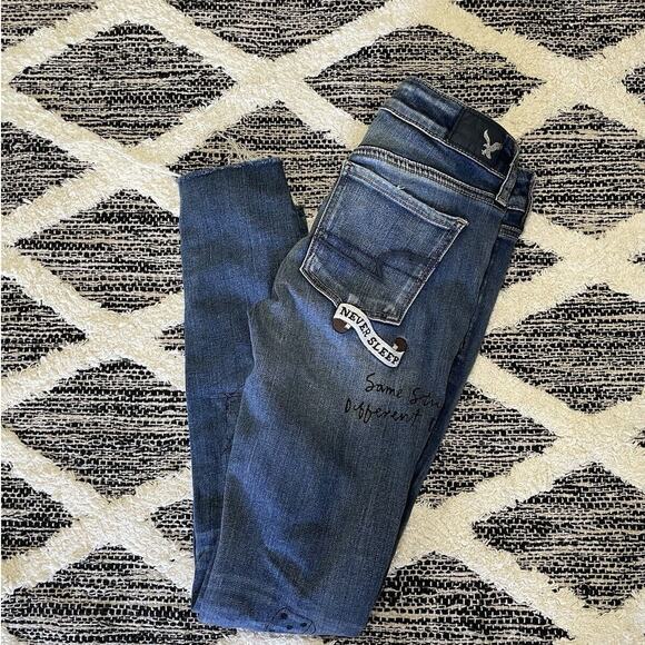 American Eagle Graffiti Jeggings Jeans Patches Scribble Distressed Size 0 - Picture 1 of 8